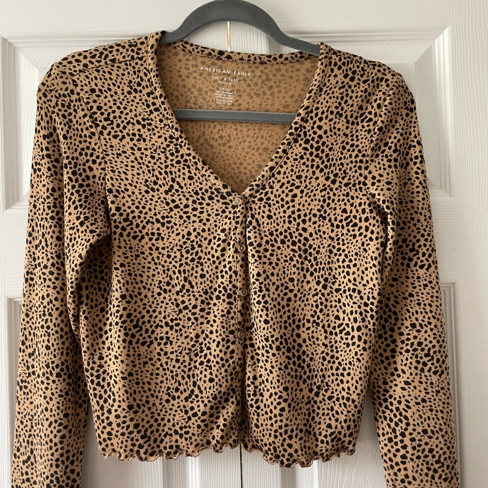cropped cheetah long sleeve